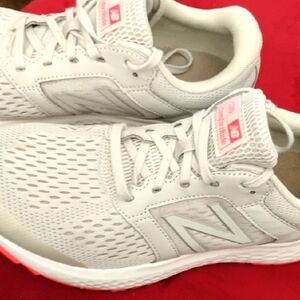 Ladies Pre-owned New Balance